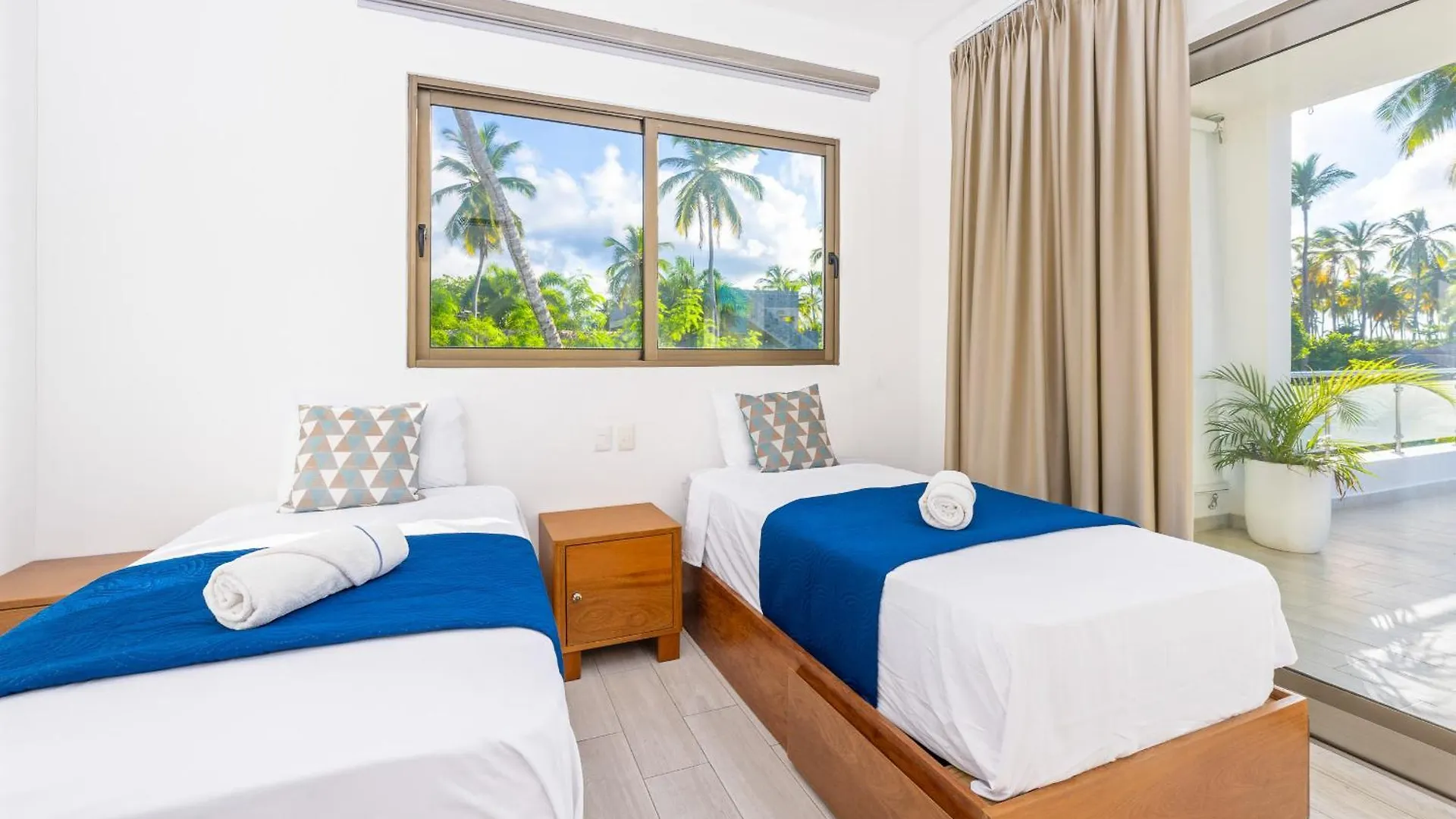 Villa Calma, Luxury For Big Groups At The Beach With Large Pool Лас Терренас 0*,  Доминиканская Республика